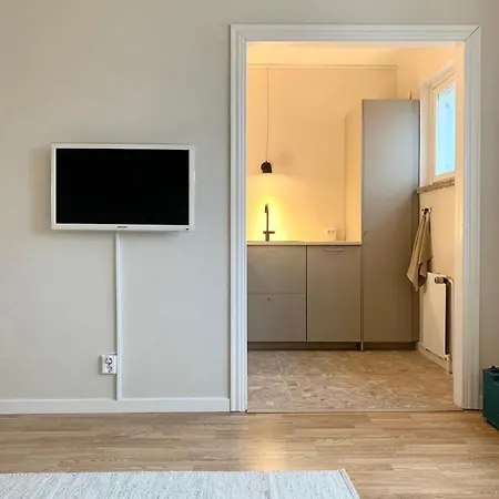 Amazing Next To The Train Station Apartment *